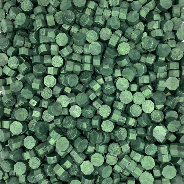 Siegelwachs Perlen in "emerald" - sealed.shop
