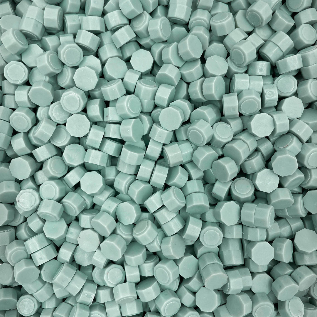 Siegelwachs Perlen in "pastel petrol" - sealed.shop